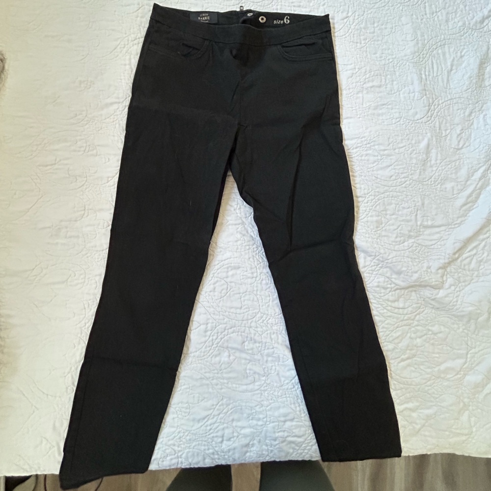 JCrew Dannie pants. Black. Size 6. EUC. No flaws
